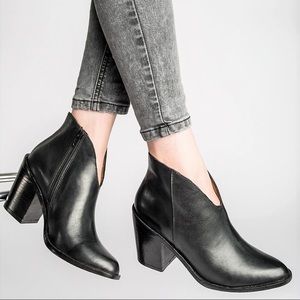 Jeffrey Campbell Kamet Black Boot Size 8